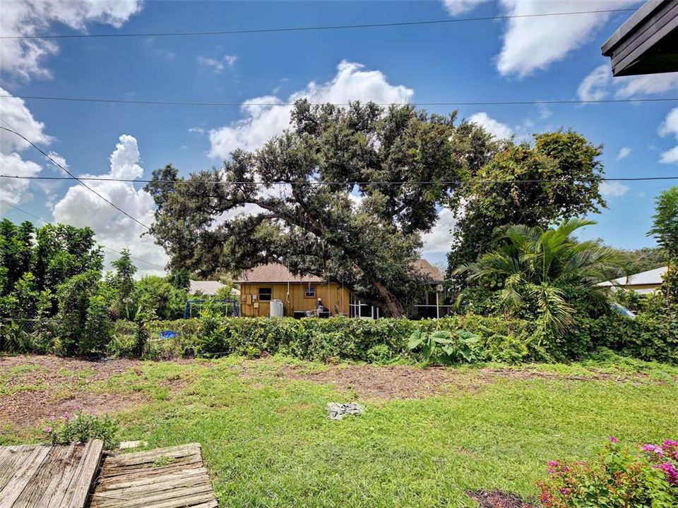 For Sale: $284,900 (3 beds, 2 baths, 1140 Square Feet)