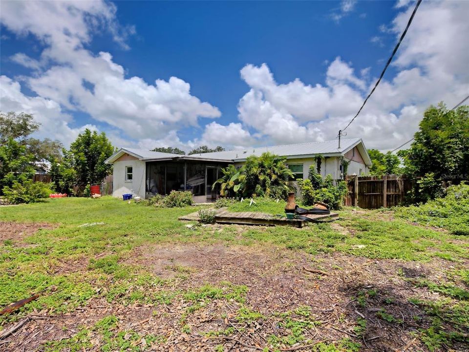 For Sale: $284,900 (3 beds, 2 baths, 1140 Square Feet)