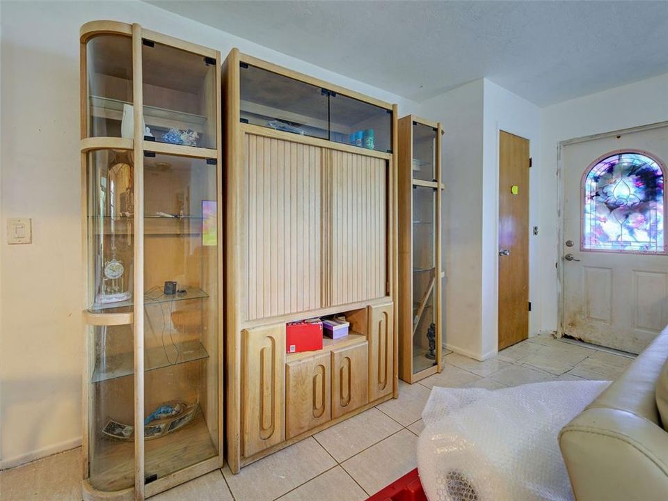 For Sale: $284,900 (3 beds, 2 baths, 1140 Square Feet)