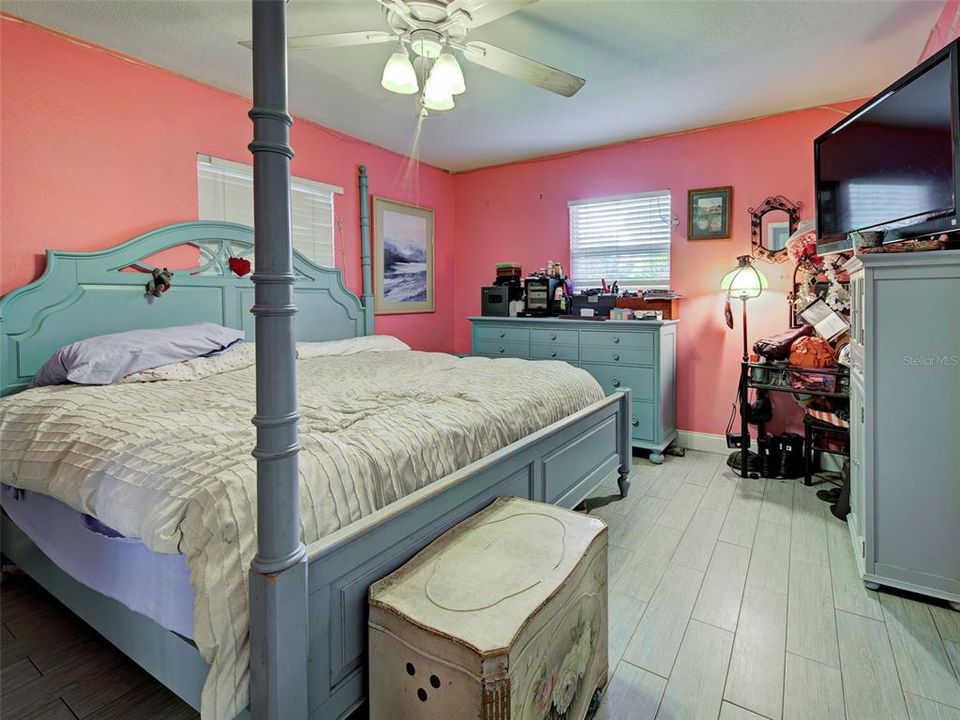 For Sale: $284,900 (3 beds, 2 baths, 1140 Square Feet)