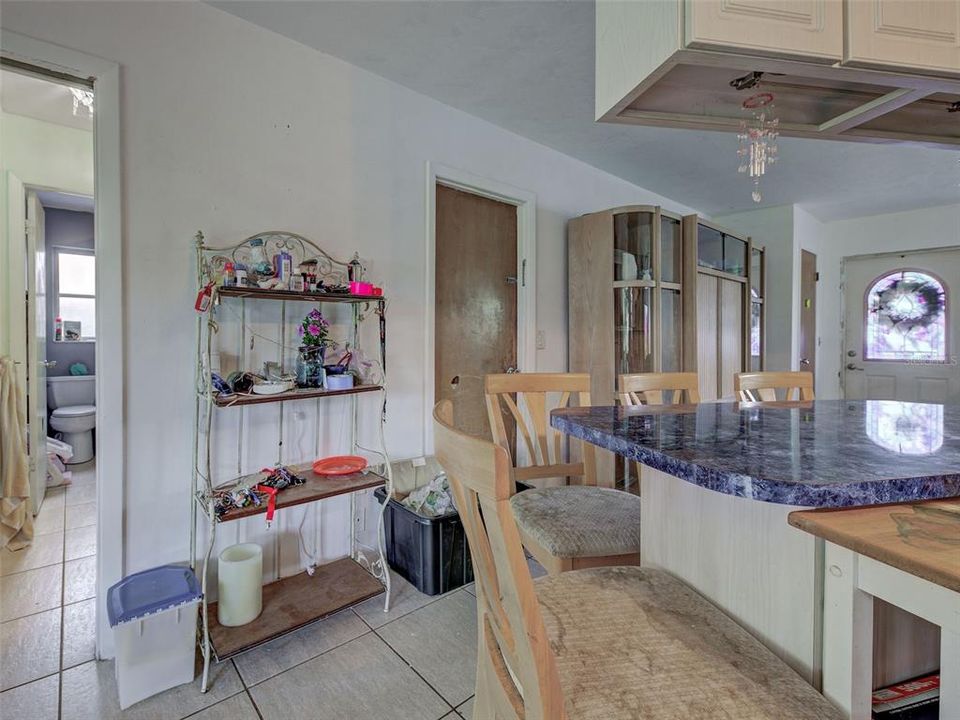 For Sale: $284,900 (3 beds, 2 baths, 1140 Square Feet)