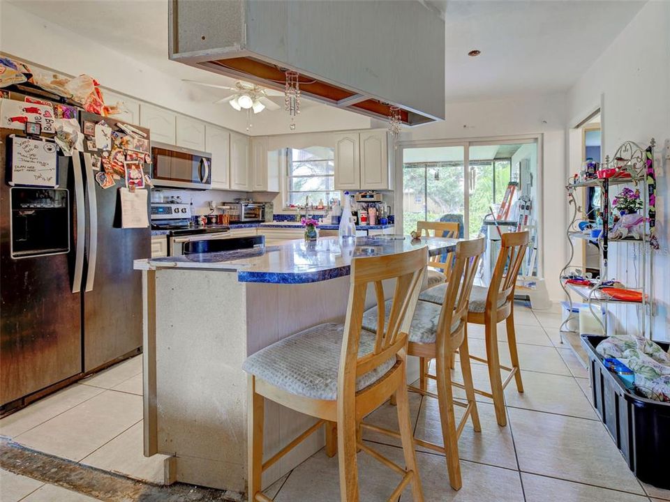 For Sale: $284,900 (3 beds, 2 baths, 1140 Square Feet)