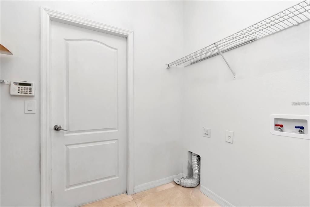 For Rent: $2,750 (4 beds, 2 baths, 2360 Square Feet)