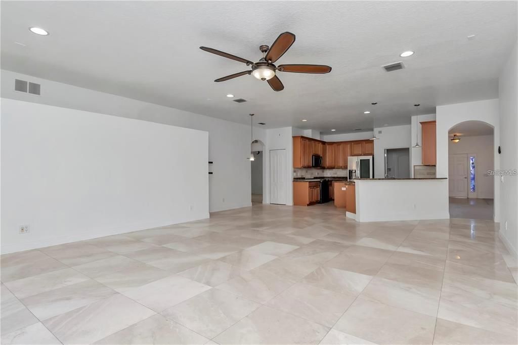 For Rent: $2,750 (4 beds, 2 baths, 2360 Square Feet)