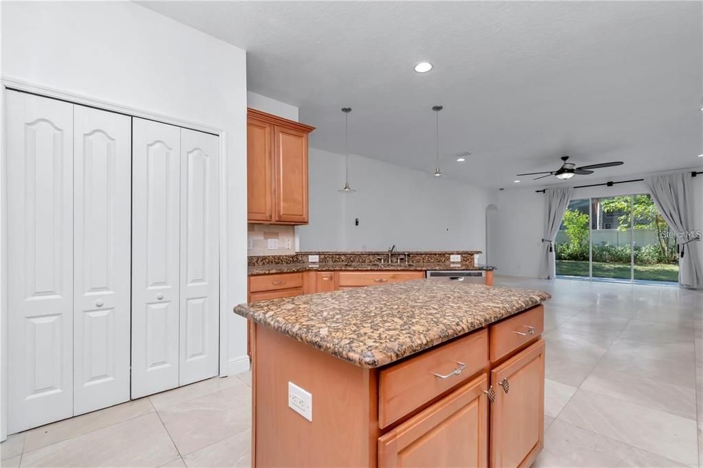 For Rent: $2,750 (4 beds, 2 baths, 2360 Square Feet)