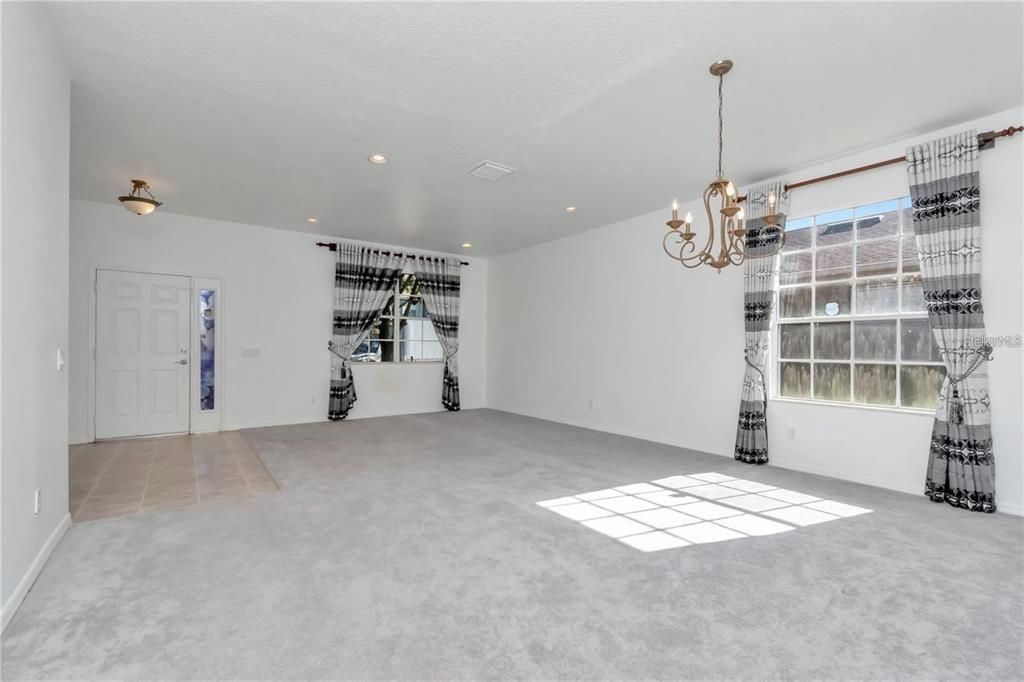 For Rent: $2,750 (4 beds, 2 baths, 2360 Square Feet)