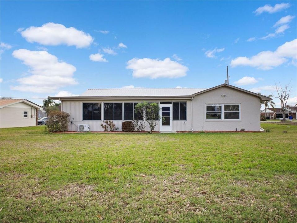 For Sale: $280,000 (2 beds, 2 baths, 1710 Square Feet)