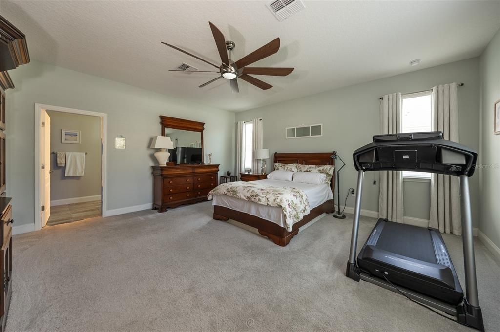 For Sale: $439,000 (3 beds, 2 baths, 2710 Square Feet)
