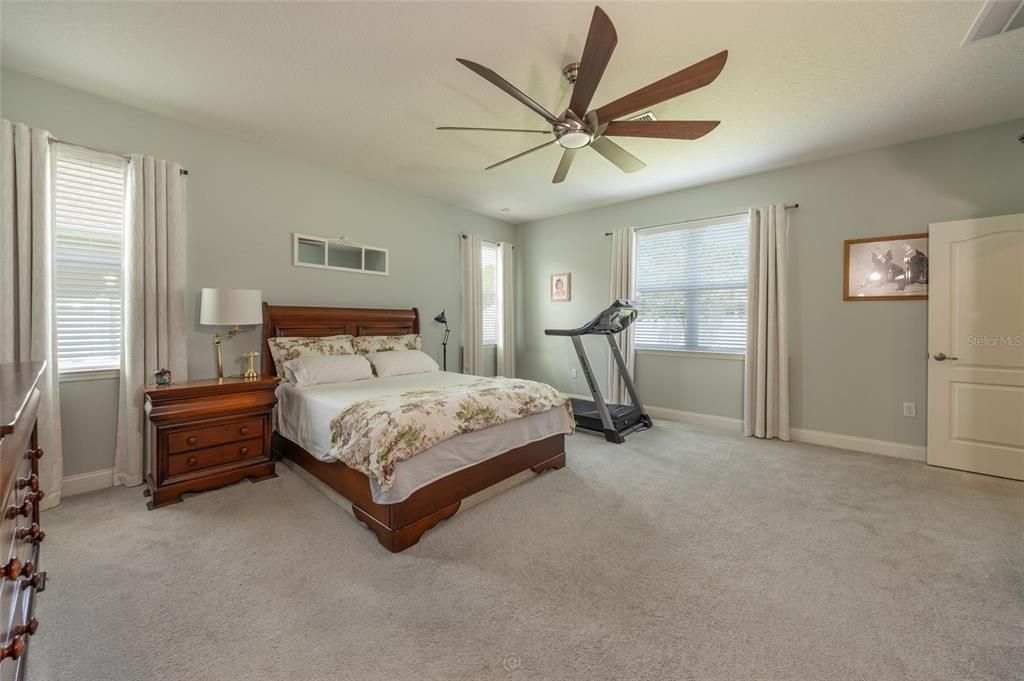 For Sale: $439,000 (3 beds, 2 baths, 2710 Square Feet)