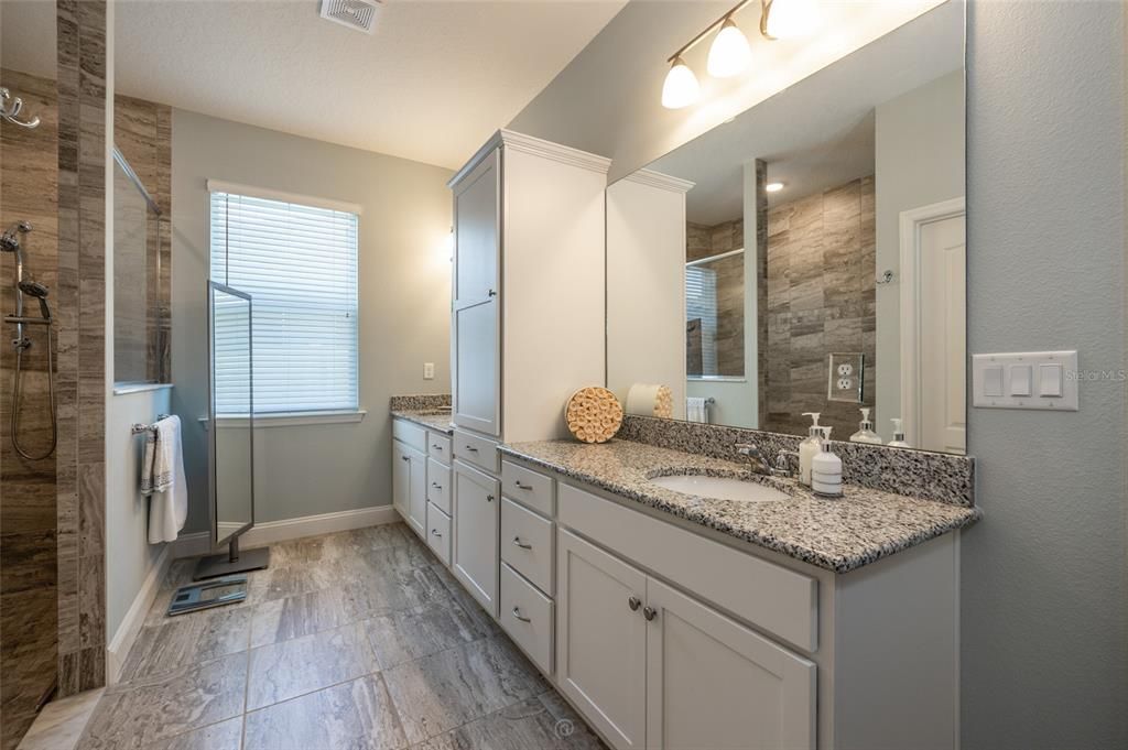 For Sale: $439,000 (3 beds, 2 baths, 2710 Square Feet)