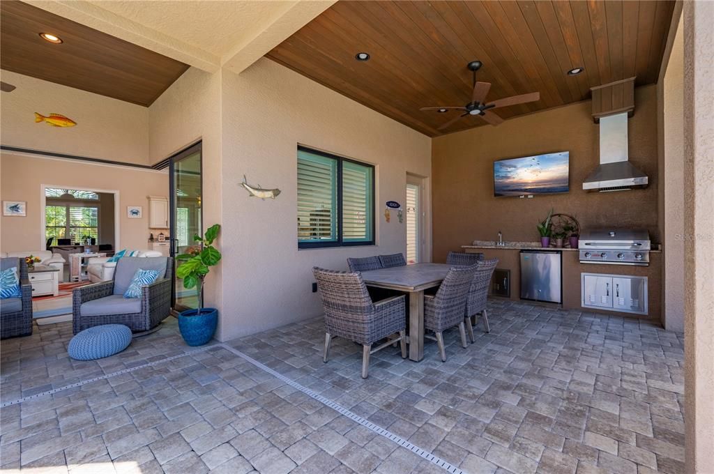 For Sale: $1,250,000 (3 beds, 2 baths, 2457 Square Feet)