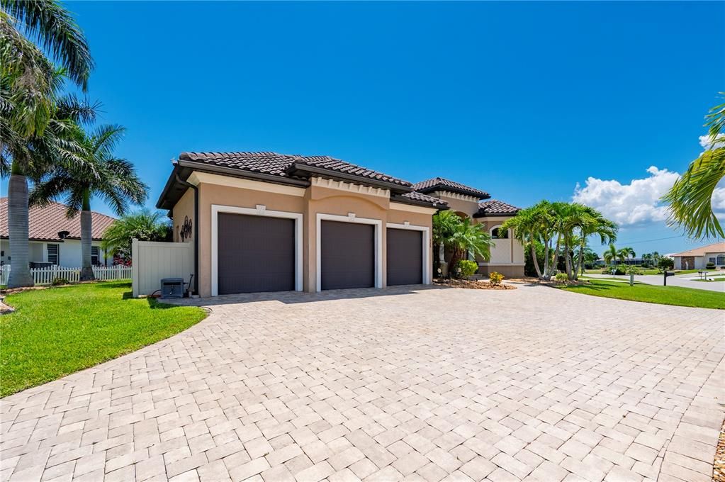 For Sale: $1,250,000 (3 beds, 2 baths, 2457 Square Feet)