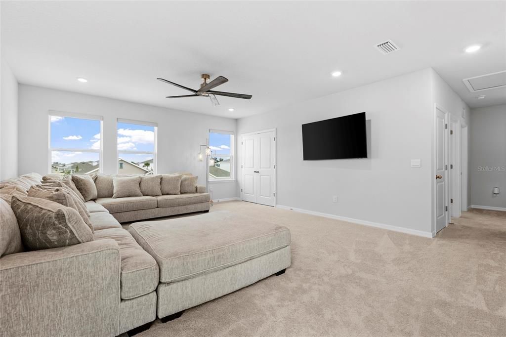 For Sale: $445,000 (4 beds, 3 baths, 2756 Square Feet)