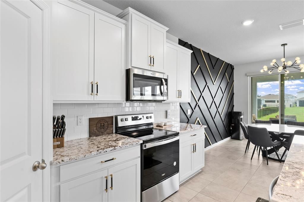 For Sale: $445,000 (4 beds, 3 baths, 2756 Square Feet)