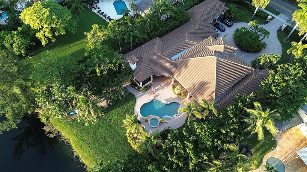 For Sale: $2,499,999 (7 beds, 5 baths, 5630 Square Feet)