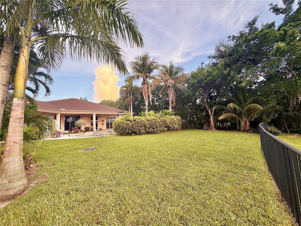 For Sale: $2,499,999 (7 beds, 5 baths, 5630 Square Feet)
