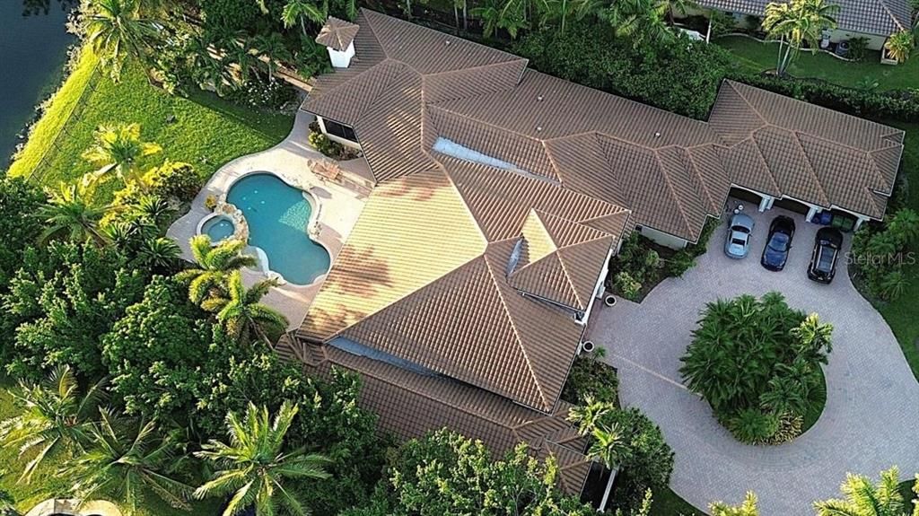 For Sale: $2,499,999 (7 beds, 5 baths, 5630 Square Feet)