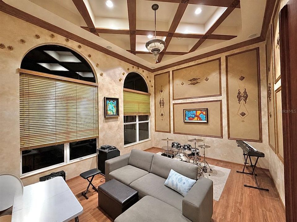 For Sale: $2,499,999 (7 beds, 5 baths, 5630 Square Feet)