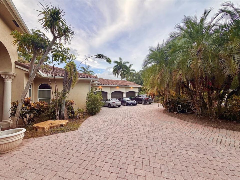 For Sale: $2,499,999 (7 beds, 5 baths, 5630 Square Feet)