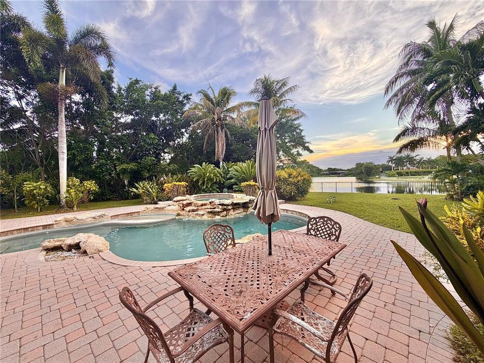 For Sale: $2,499,999 (7 beds, 5 baths, 5630 Square Feet)