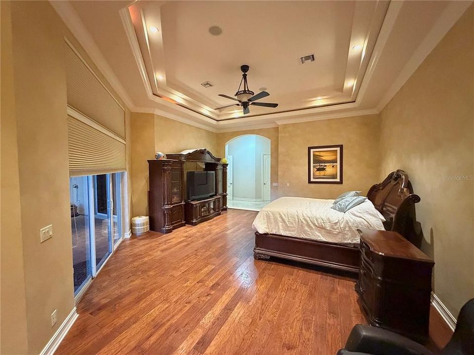 For Sale: $2,499,999 (7 beds, 5 baths, 5630 Square Feet)