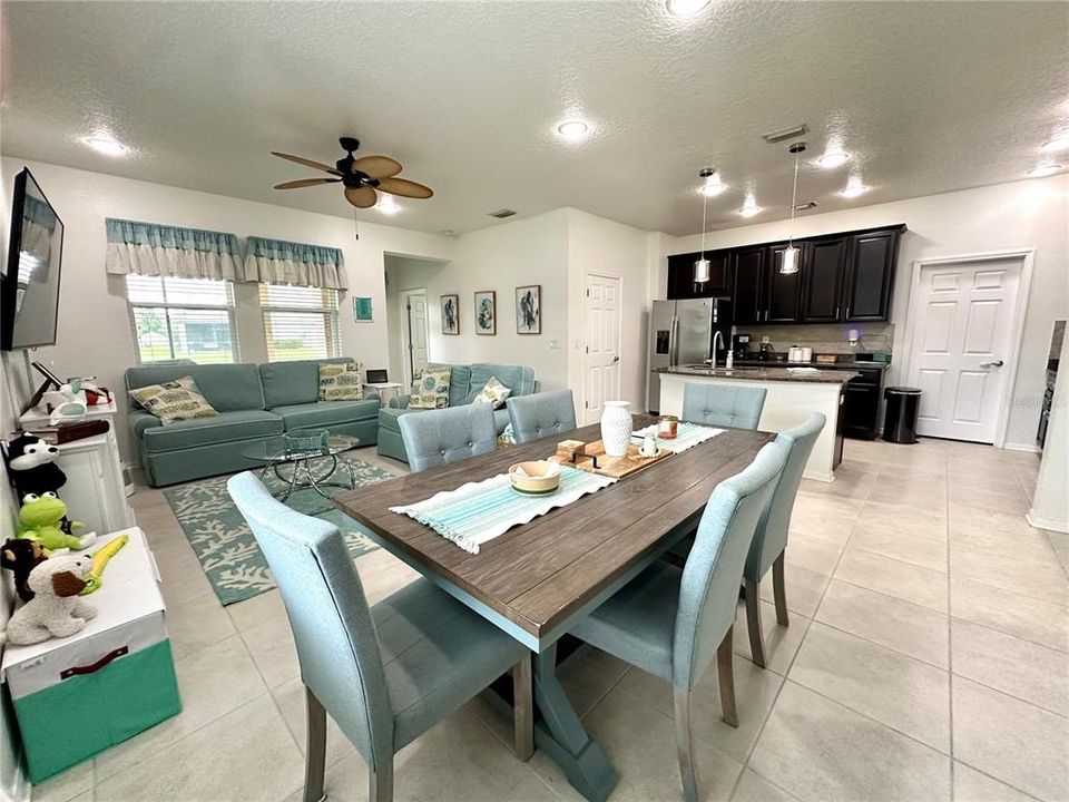 For Sale: $345,000 (2 beds, 2 baths, 1436 Square Feet)