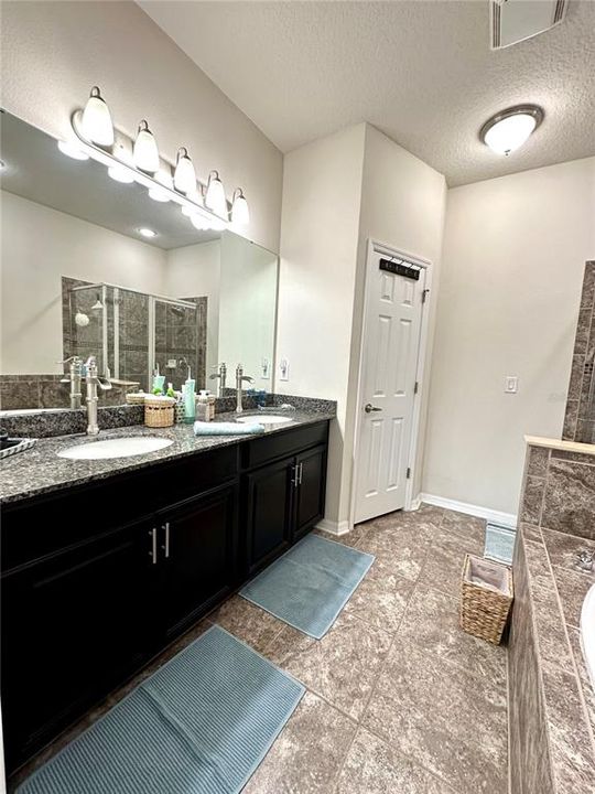 For Sale: $345,000 (2 beds, 2 baths, 1436 Square Feet)