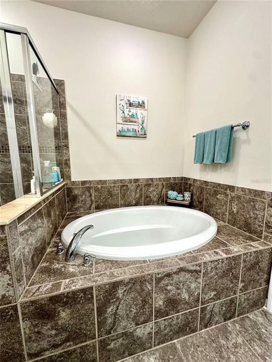 For Sale: $345,000 (2 beds, 2 baths, 1436 Square Feet)