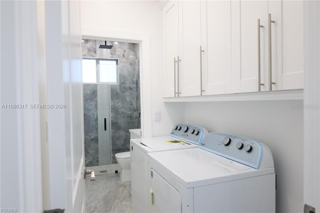 For Sale: $340,000 (3 beds, 3 baths, 1374 Square Feet)