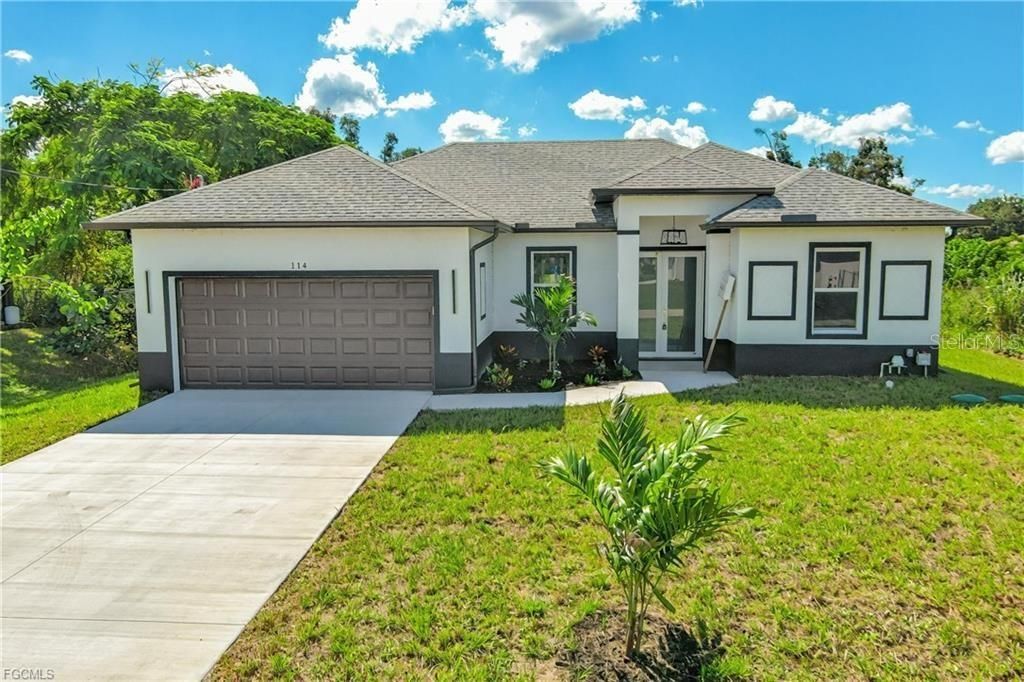 For Sale: $340,000 (3 beds, 3 baths, 1374 Square Feet)