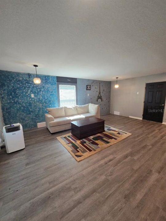 For Rent: $3,100 (3 beds, 3 baths, 2004 Square Feet)