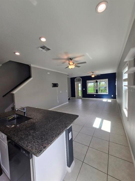 For Rent: $3,100 (3 beds, 3 baths, 2004 Square Feet)