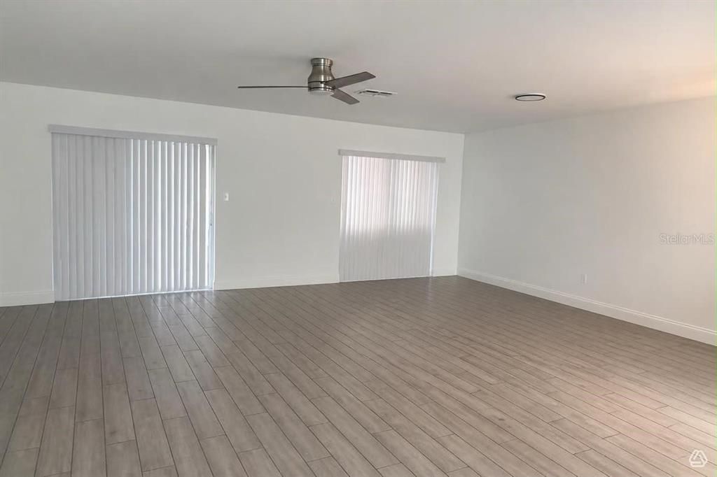 В аренду: $2,450 (2 спален, 2 ванн, 1312 Квадратных фут)