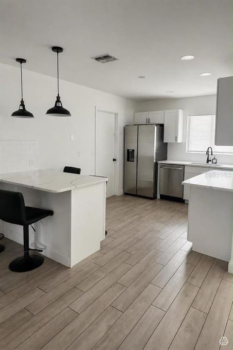 В аренду: $2,450 (2 спален, 2 ванн, 1312 Квадратных фут)