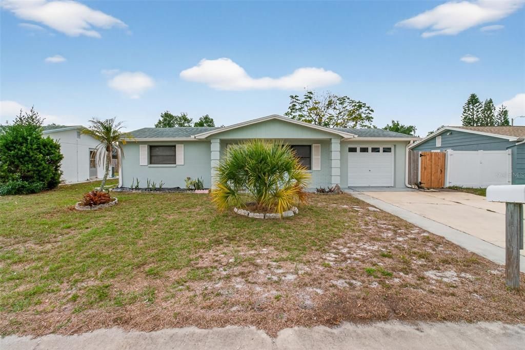 For Rent: $2,150 (3 beds, 2 baths, 1442 Square Feet)