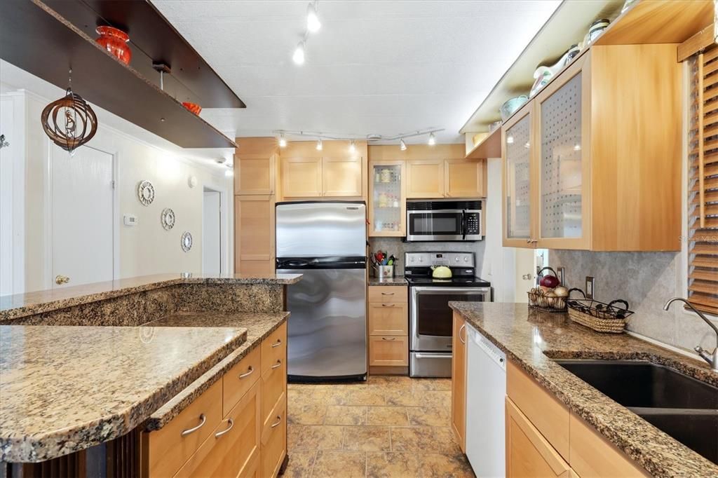 For Sale: $209,000 (3 beds, 2 baths, 1596 Square Feet)