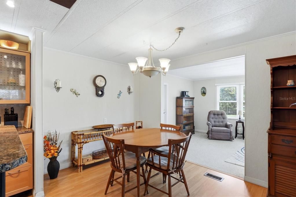 For Sale: $209,000 (3 beds, 2 baths, 1596 Square Feet)