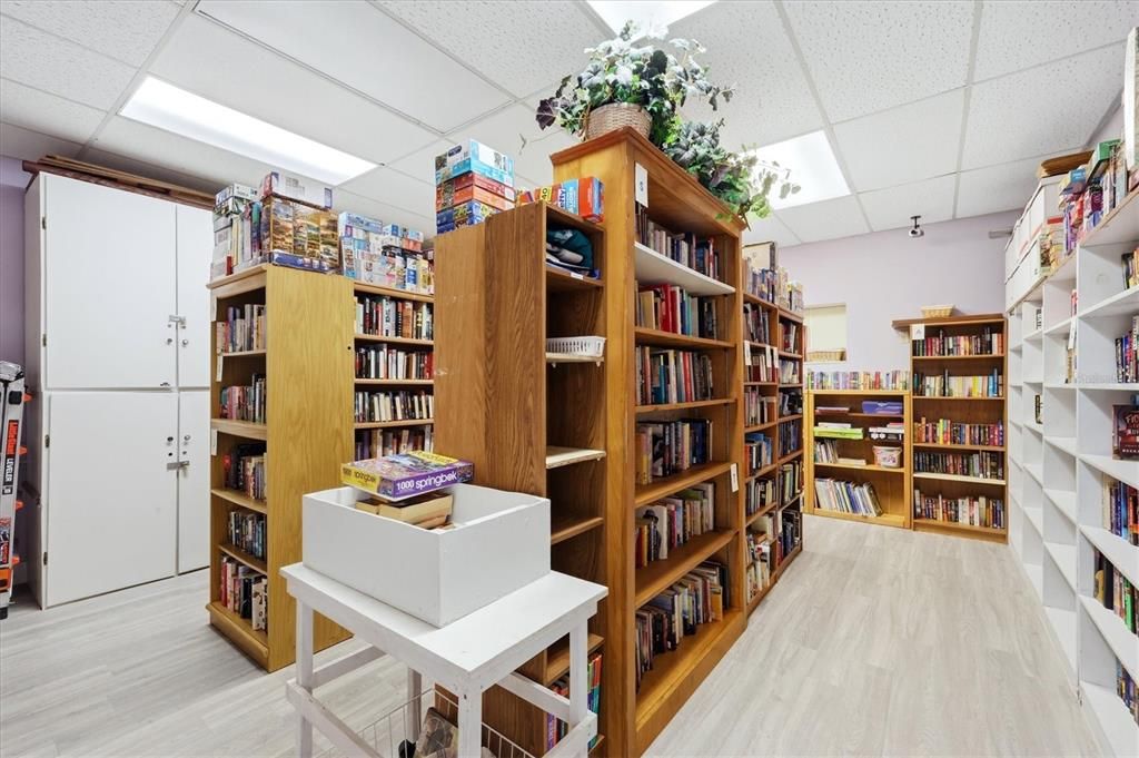 For Sale: $209,000 (3 beds, 2 baths, 1596 Square Feet)