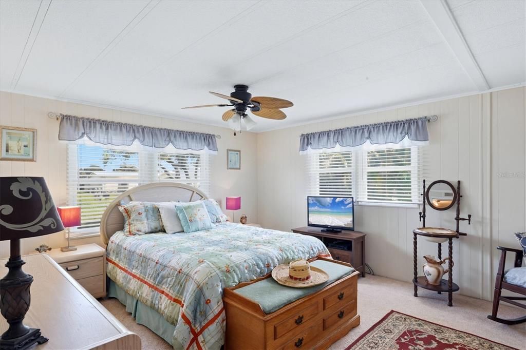 For Sale: $209,000 (3 beds, 2 baths, 1596 Square Feet)
