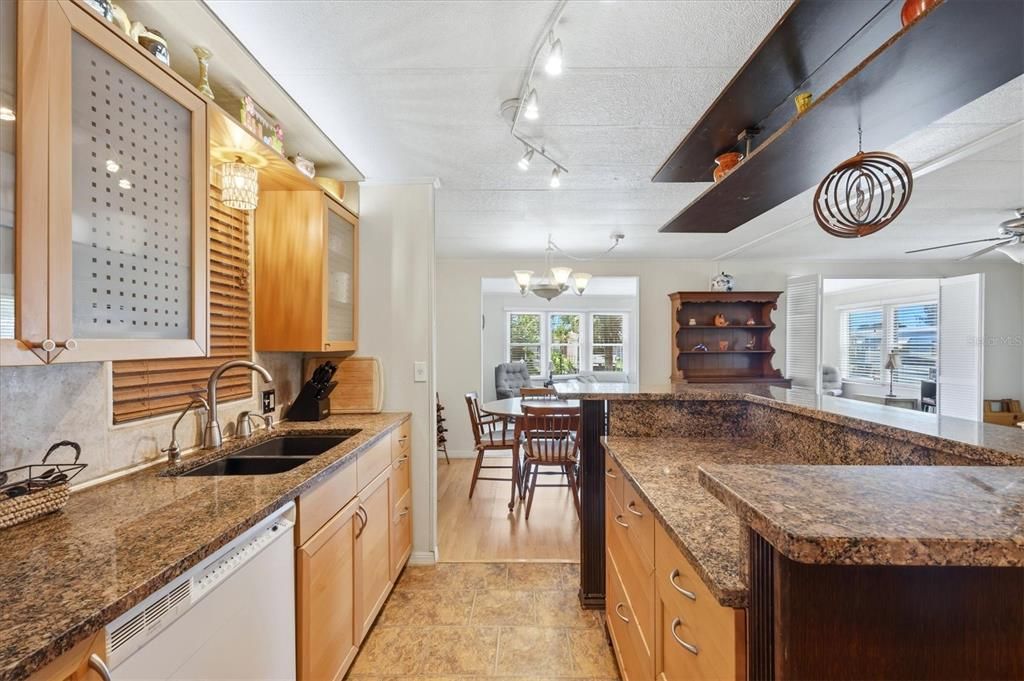 For Sale: $209,000 (3 beds, 2 baths, 1596 Square Feet)