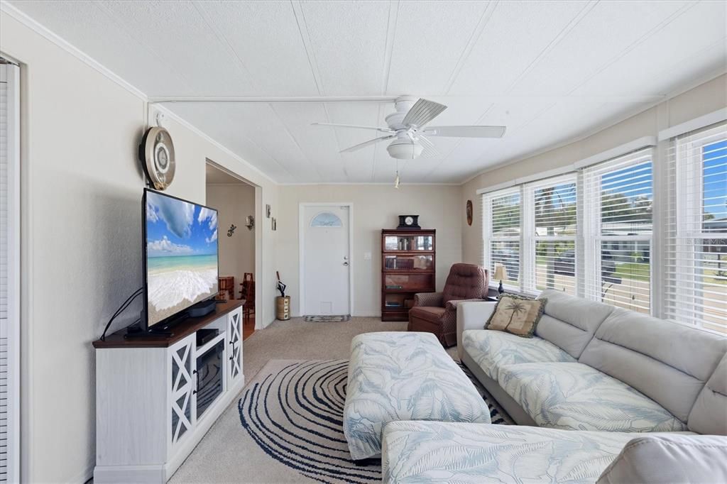 For Sale: $209,000 (3 beds, 2 baths, 1596 Square Feet)