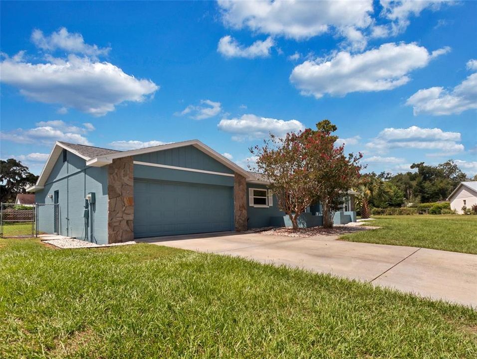 For Sale: $424,900 (4 beds, 2 baths, 1879 Square Feet)