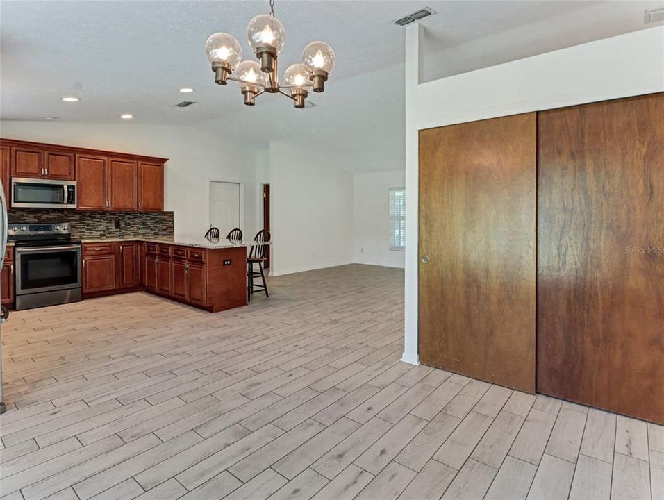 For Sale: $424,900 (4 beds, 2 baths, 1879 Square Feet)