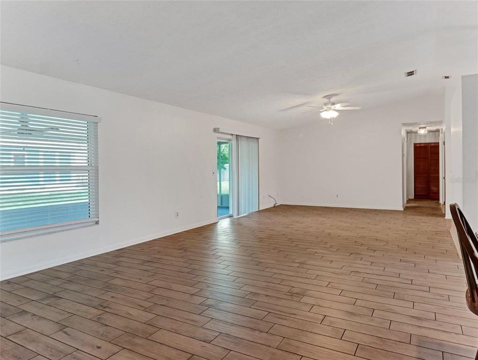 For Sale: $424,900 (4 beds, 2 baths, 1879 Square Feet)