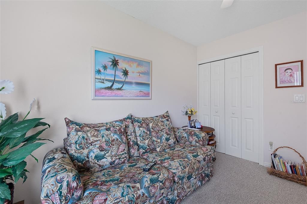 Active With Contract: $279,900 (3 beds, 2 baths, 1463 Square Feet)