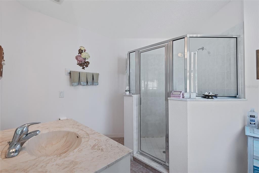 Active With Contract: $279,900 (3 beds, 2 baths, 1463 Square Feet)