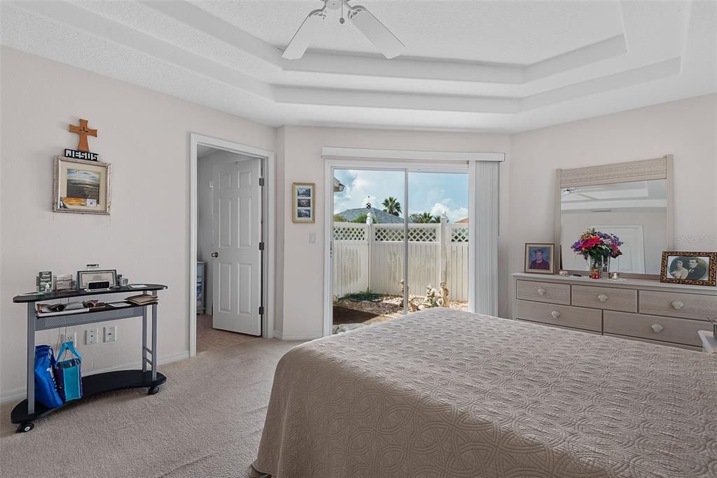 Active With Contract: $279,900 (3 beds, 2 baths, 1463 Square Feet)