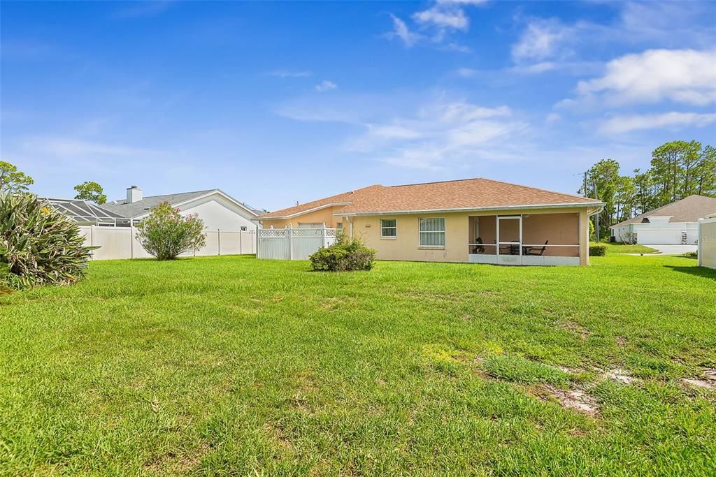 Active With Contract: $279,900 (3 beds, 2 baths, 1463 Square Feet)