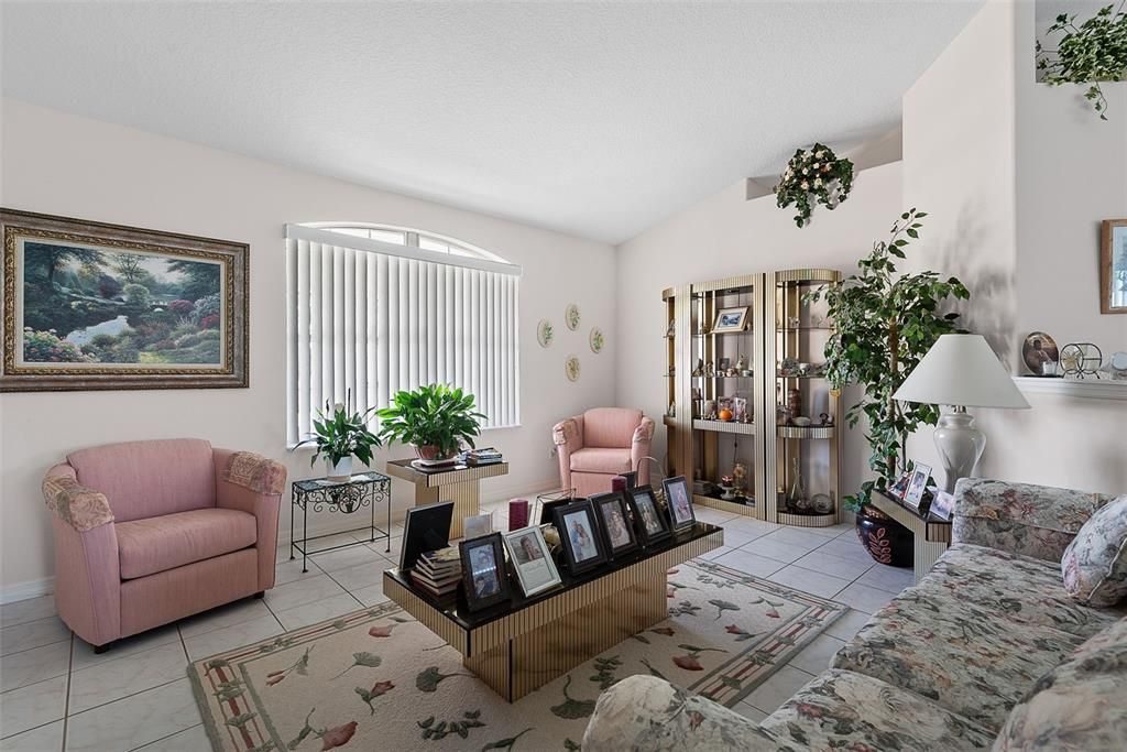 Active With Contract: $279,900 (3 beds, 2 baths, 1463 Square Feet)