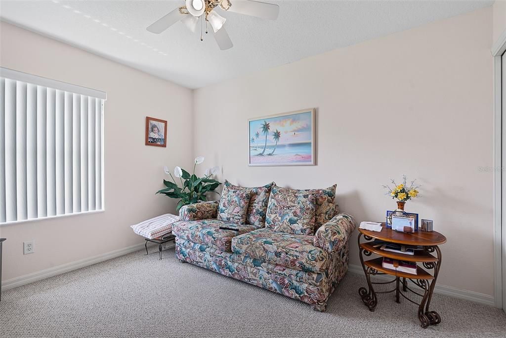 Active With Contract: $279,900 (3 beds, 2 baths, 1463 Square Feet)